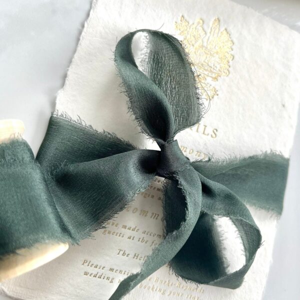 5 m handgeschöpftes Seidenband, „Deep Forest“, hand dyed silk ribbon, hand dyed, plant dyed silk robbon