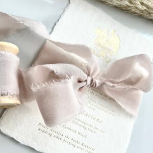 5 m handgefärbtes Seidenband, „LIGHT SYRINGA“, hand dyed silk ribbon, hand dyed, plant dyed silk robbon