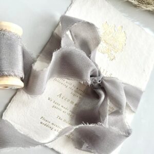 5 m handgefärbtes Seidenband, „Light Grey“, hand dyed silk ribbon, hand dyed, plant dyed silk robbon